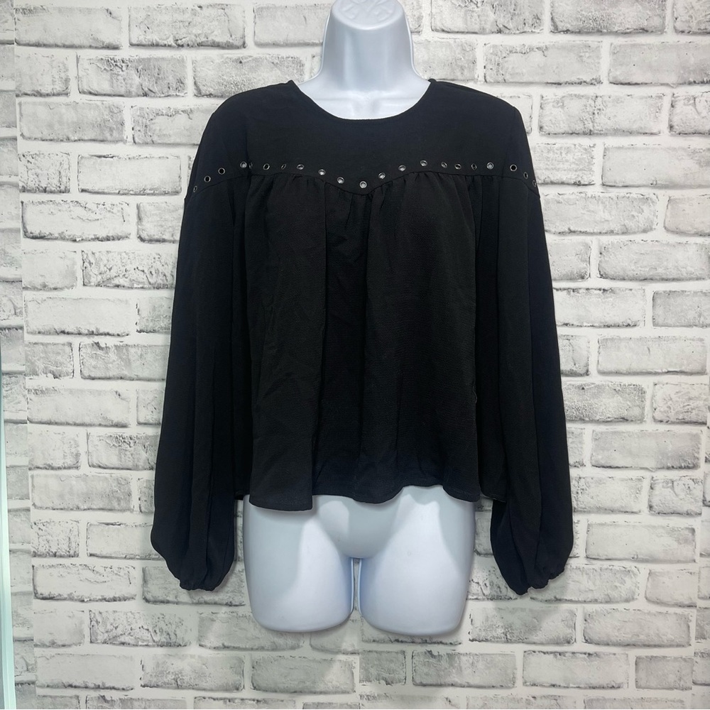 Paper Crane Flowing Semi Sheer Grommets Crop Top NWT Medium